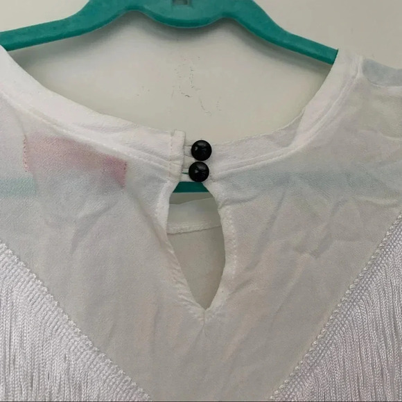 Otis & Maclain white fringe short sleeve top Small - Picture 3 of 6